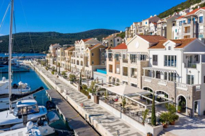 Lustica Bay